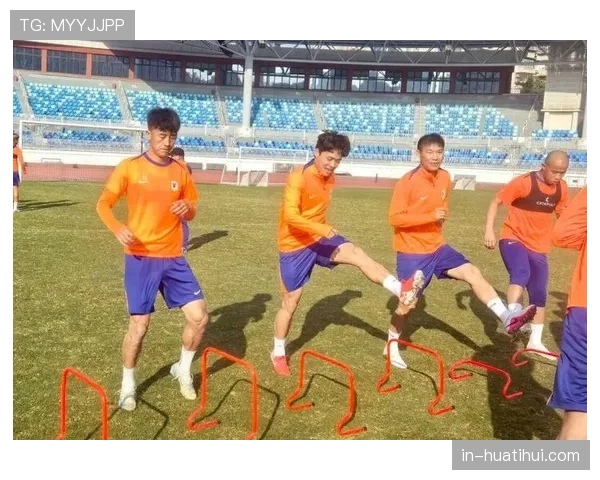 泰山后卫黄政宇多面手属性 中后卫后腰位置灵活切换